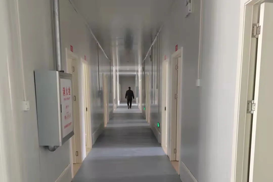 疫情就是命令，幕墻廠家宏鑫源緊急馳援多地方艙醫(yī)院建設(shè)(圖15)