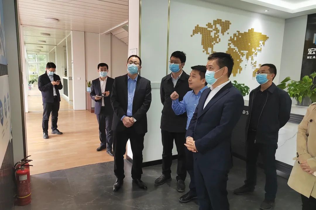 重慶市永川區(qū)委常委、副區(qū)長宋文到訪金屬板幕墻廠家宏鑫源重慶金諾公司調(diào)研工作